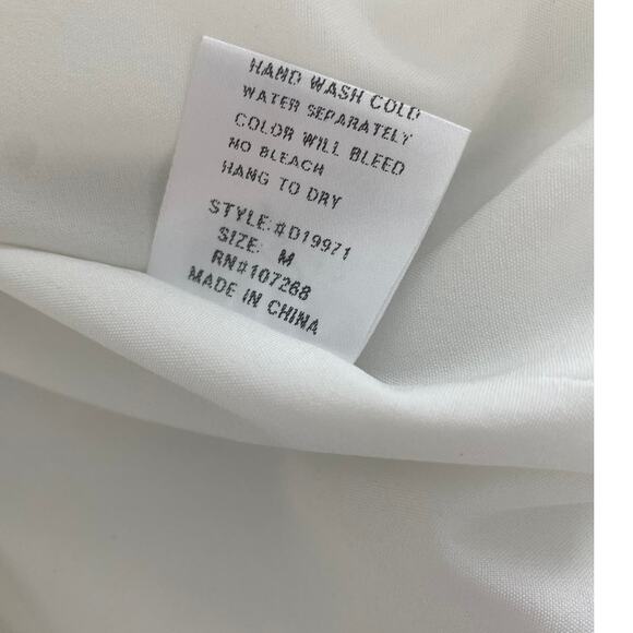 Gracia White Column Dress with Pleated Sheer Sleeves size M - Picture 8 of 8